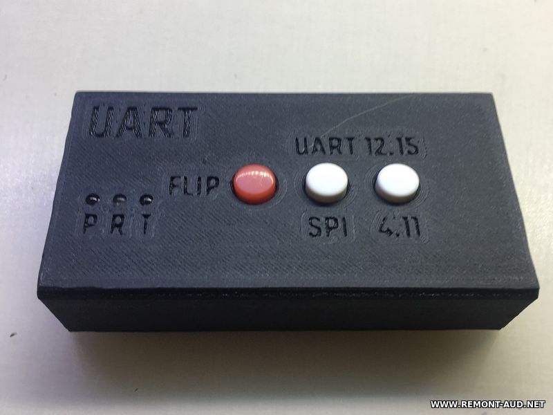 UART для работы с терминалом,так же возможность подключения UFPI программатора.
