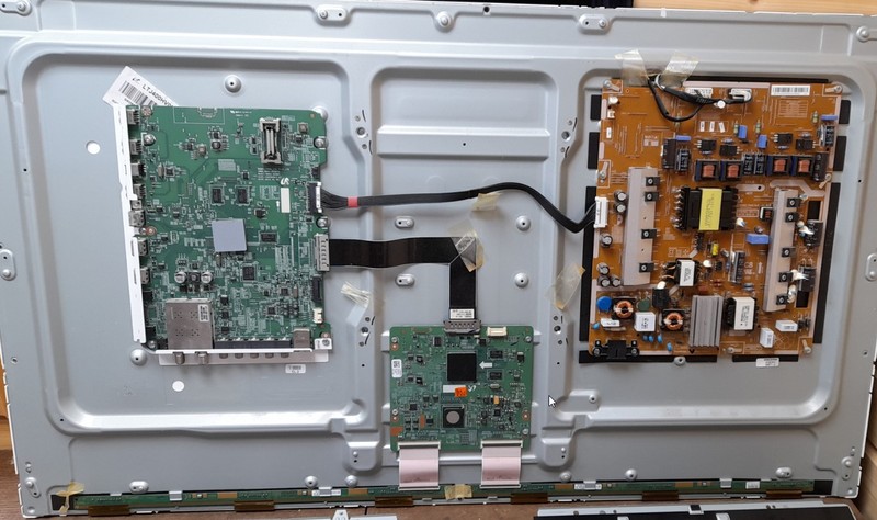 SAMSUNG UE40ES6727U. Майн: BN41-01807A. (PSU) BN44-00520C. TCON:120_3D TCON  MODEL:BN41-01789